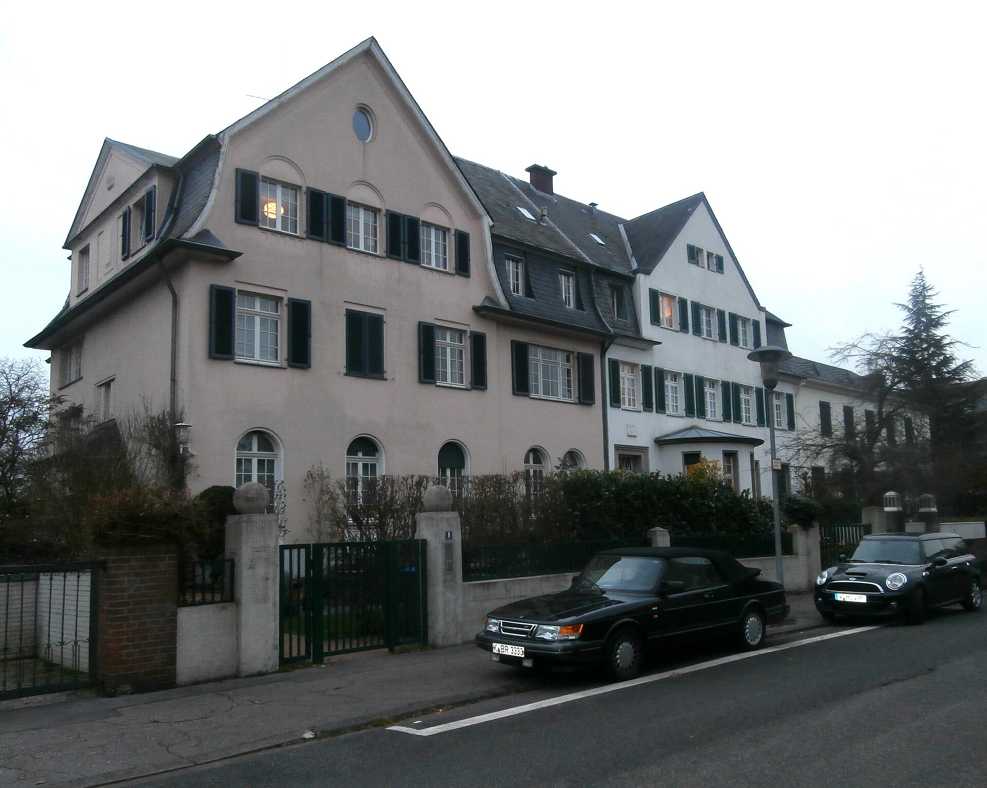 Wohnhäuser der 1920er Jahre an der Max-Bruch-Straße in Köln-Lindenthal